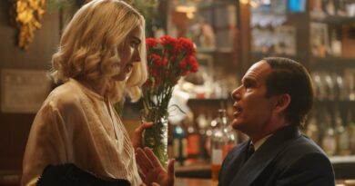 ‘Blue Moon’ review: Andrew Scott burns, Ethan Hawke clowns in grating biopic