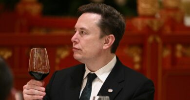 Elon Musk has given up on solar power (on Earth)