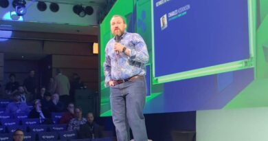 Cardano’s Charles Hoskinson Plots Exit From X to Discord Over ‘Endless Rage’