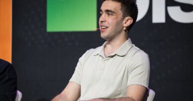 Filing: College app Fizz accuses VC of sharing confidential startup information with rival Sidechat