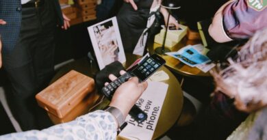 Dumb Co dared me to trade my iPhone for a hacked flip phone