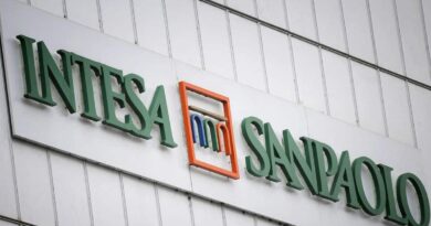 Italy’s Biggest Bank Cuts IBIT Exposure by 94% While Buying More Staked Ethereum