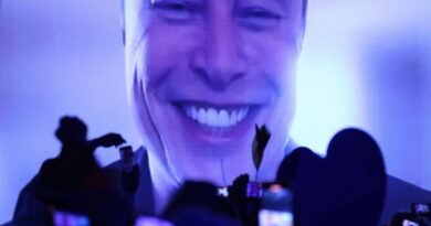 Elon Musk repeatedly one-upped his execs on SpaceX’s first earnings call