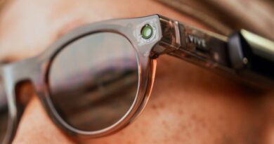 HTC Made Smart Glasses That Are Way More Private