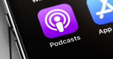 Apple discloses deal to hire team and license tech from personalized podcast startup Huxe